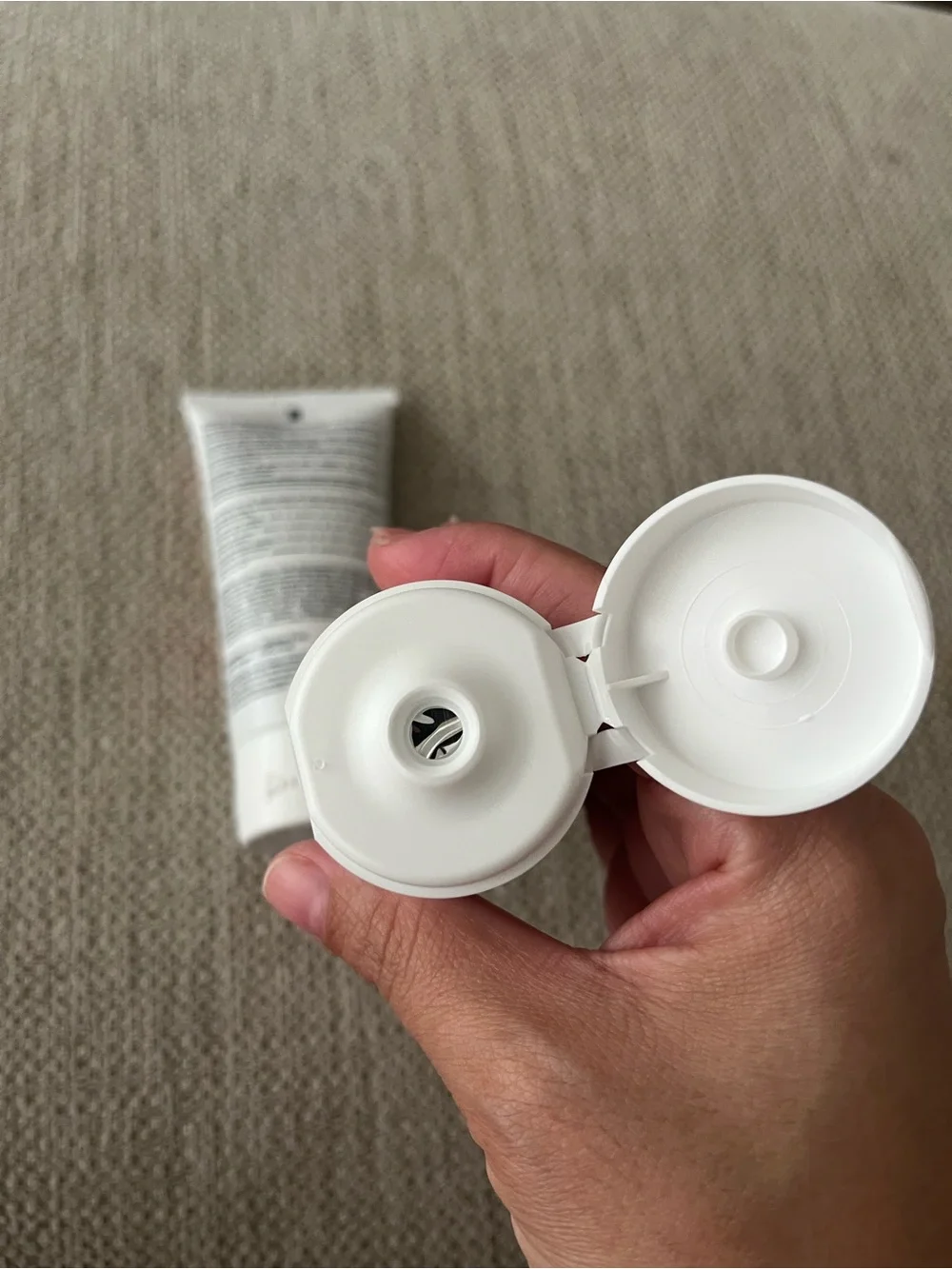 (2) HEMPZ MINI AGE DEFYING RENEWING HERBAL‎ BODY WASH - 3oz Each